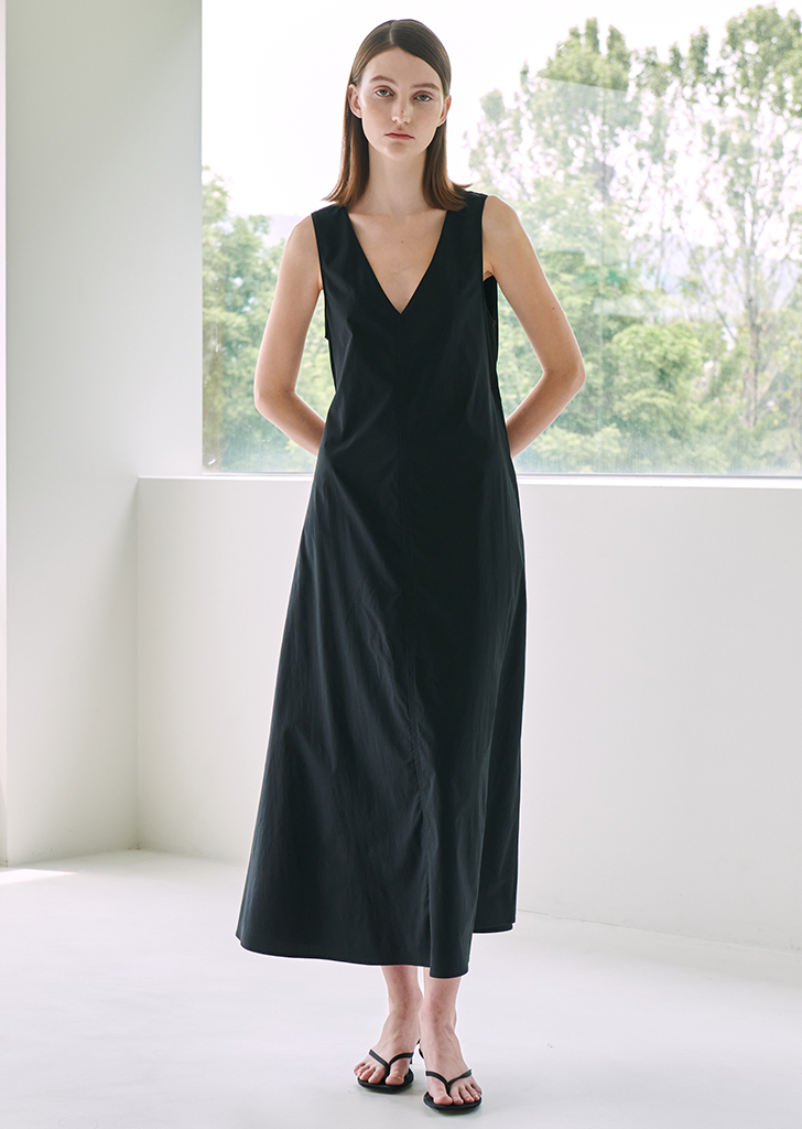V-Neck long Sleeveless Dress- Black