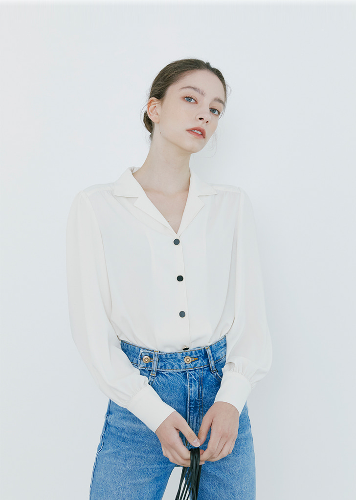 [Re-Stock] Shirring Notched Collar Blouse - Ivory