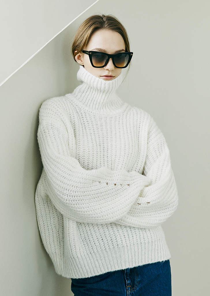[Re-stock] Mohair Curved Sleeve Turtleneck Knit - Ivory