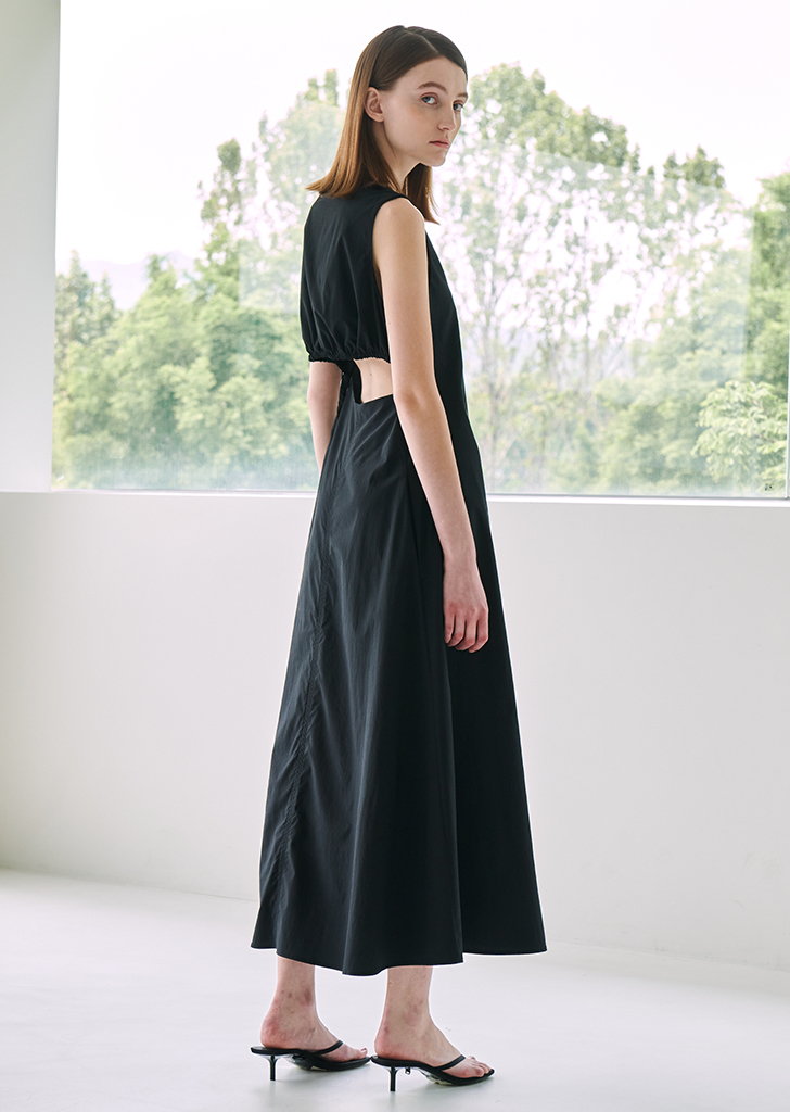 V-Neck long Sleeveless Dress- Black